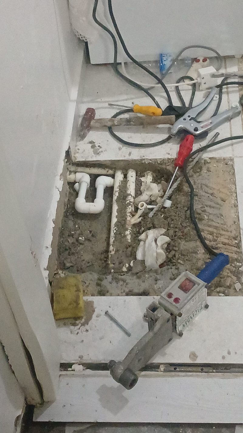 Tek seramik kaldırılarak yapılan noktasal su kaçağı tespiti ve onarımı — Tesisat İşlerim